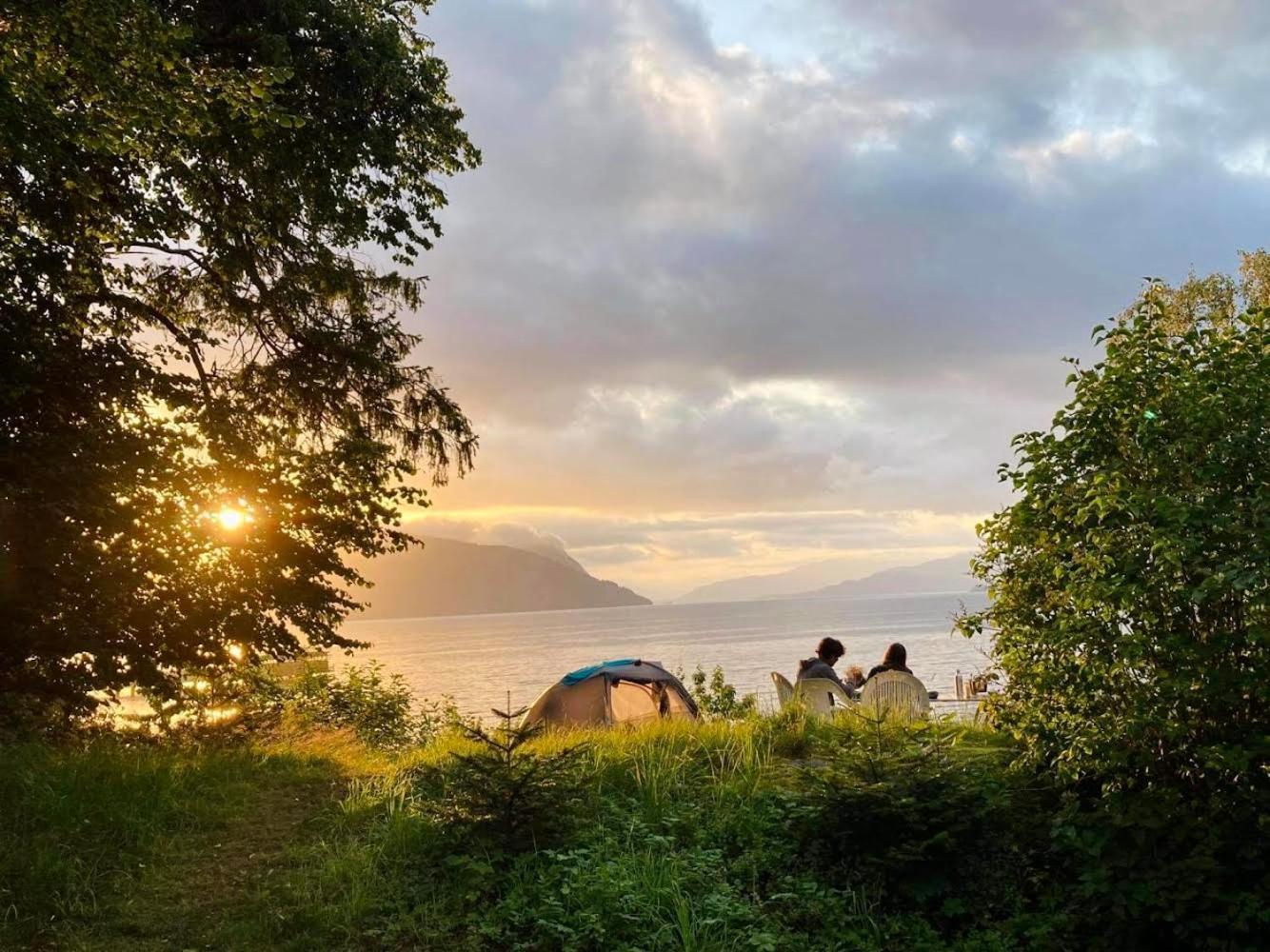 Hotel Nokling & Camping Hjelmeland Dış mekan fotoğraf